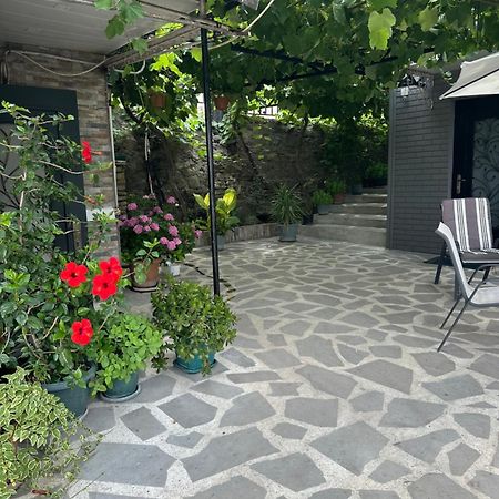 Apartment Lui Tbilisi Bagian luar foto