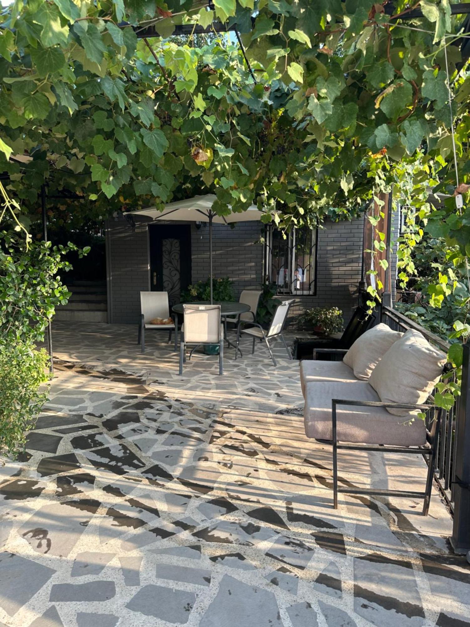 Apartment Lui Tbilisi Bagian luar foto